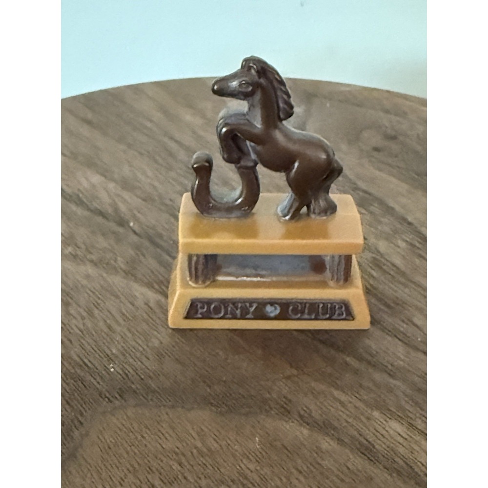 Fisher Price Loving Family Dollhouse Horse Trophy Pony Club Stable